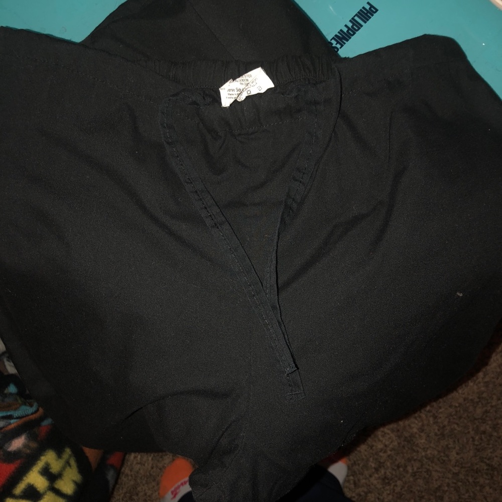 Black scrub set mall top and small petite bottom